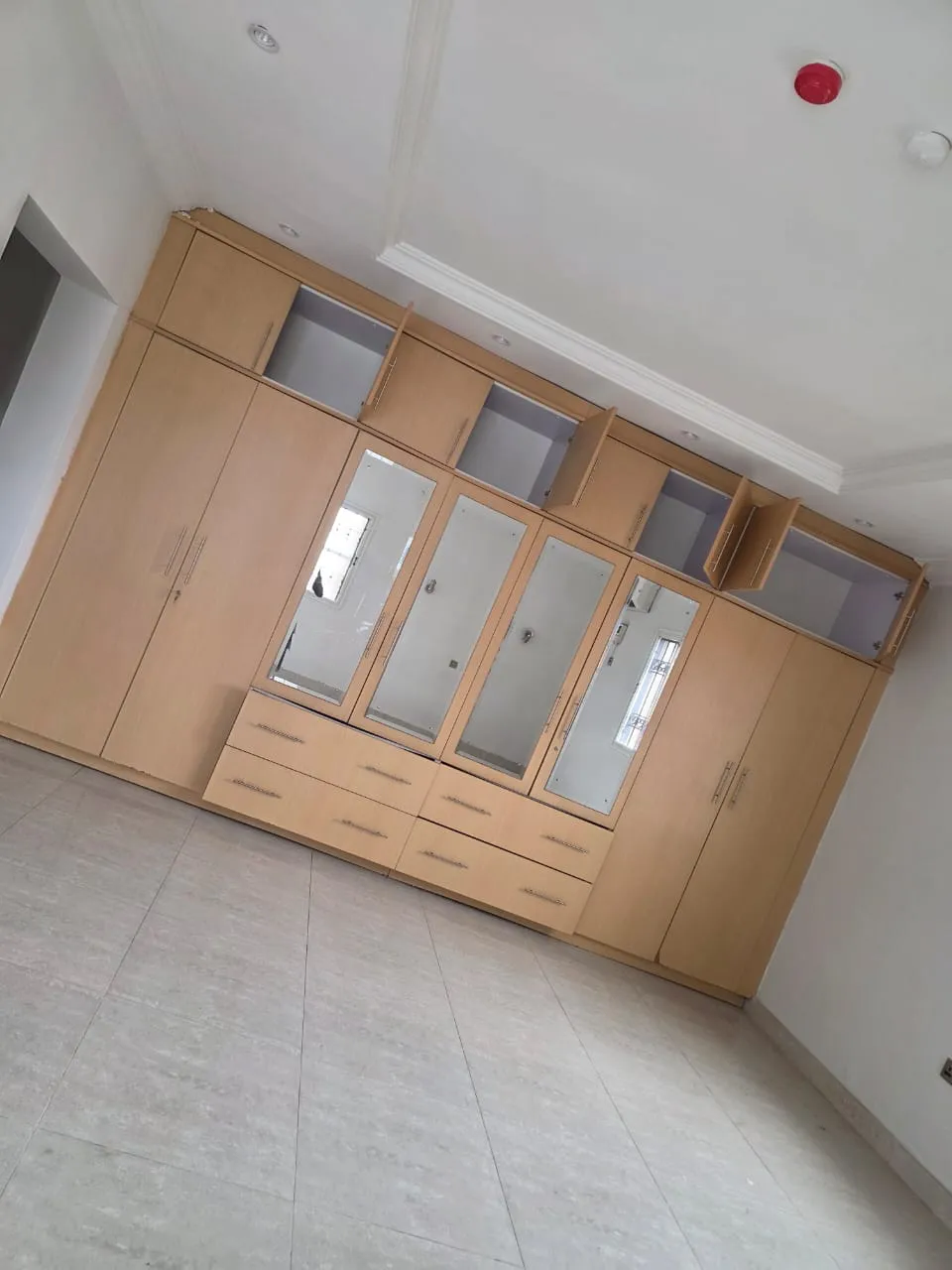 TO LET photo 8